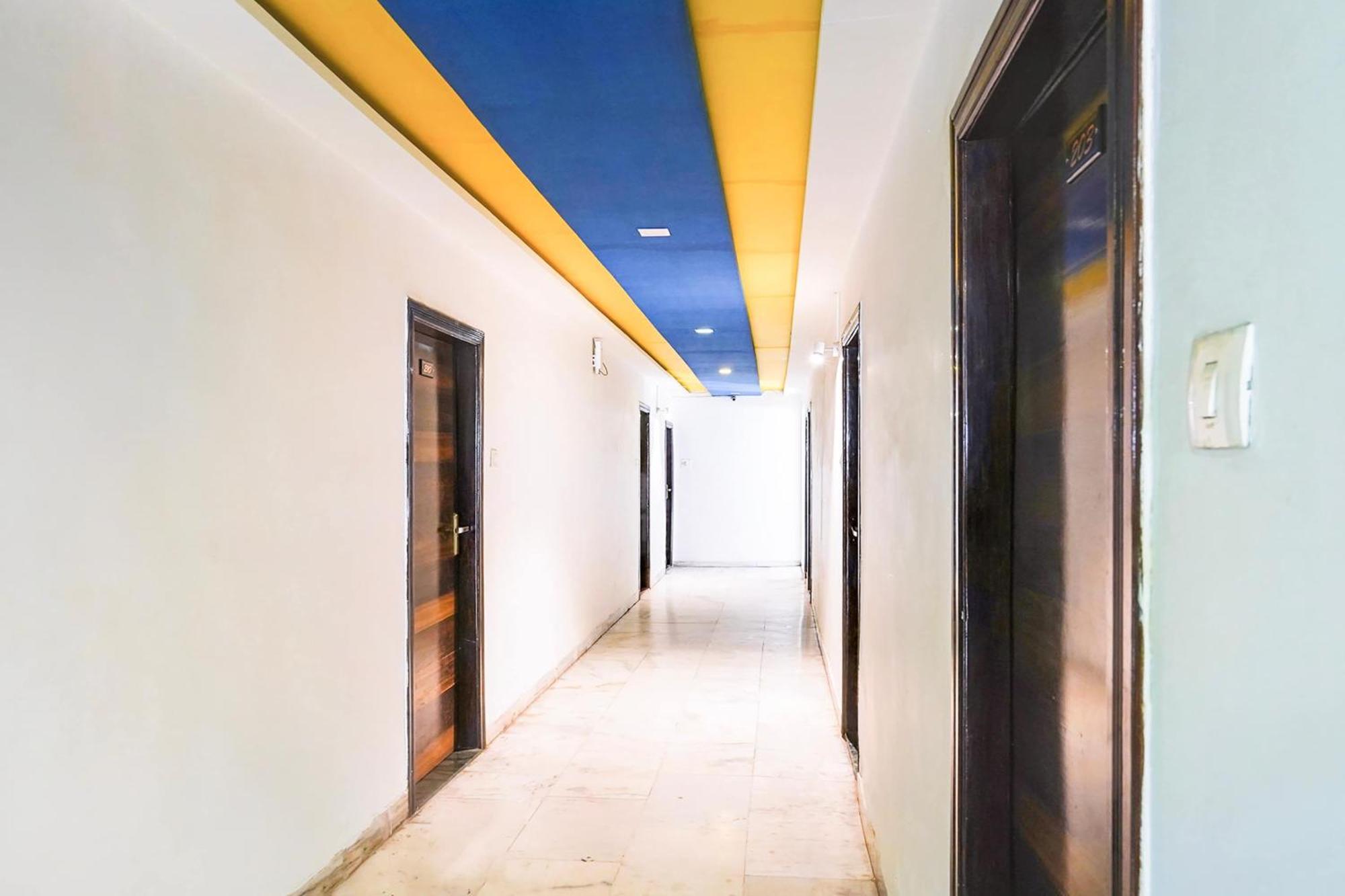 אחמדאבאד Hotel O Bridge מראה חיצוני תמונה