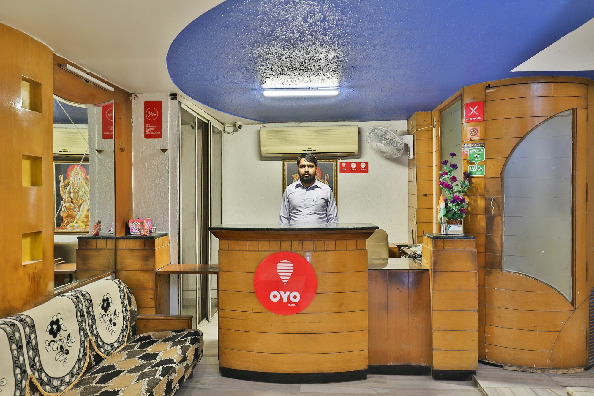 אחמדאבאד Hotel O Bridge מראה חיצוני תמונה