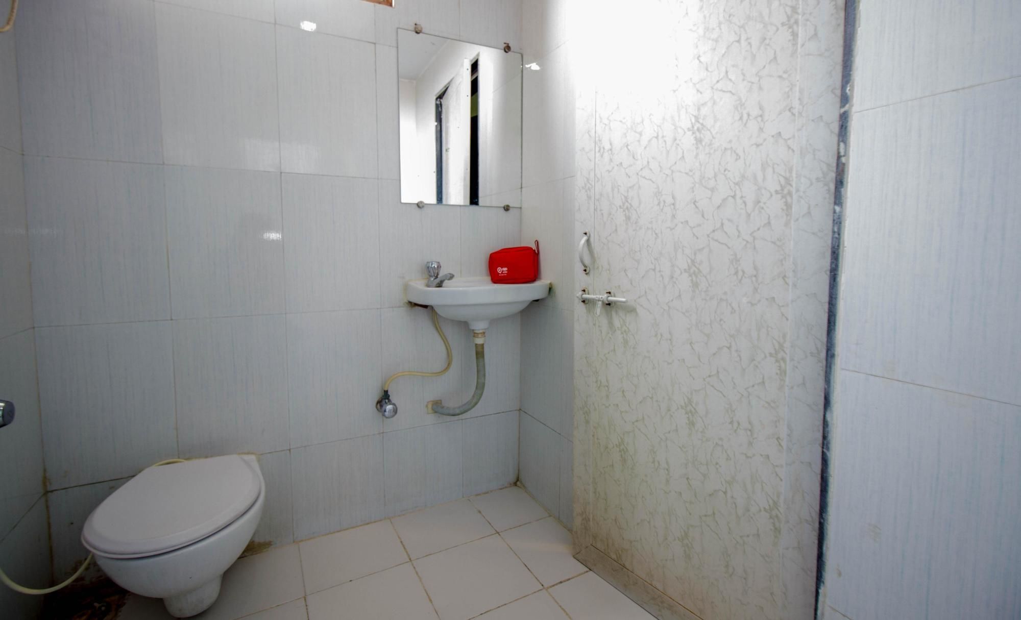 אחמדאבאד Hotel O Bridge מראה חיצוני תמונה